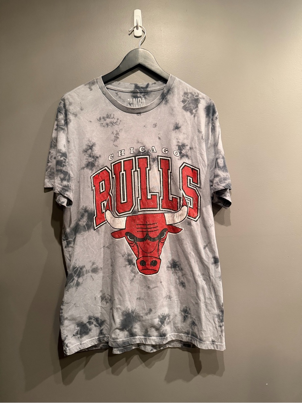 NBA Chicago Bulls Tie Dye T Shirt Men’s Large Gray Red Graphic Tee Basketball